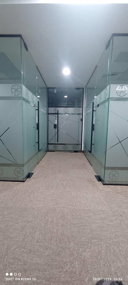 Glass partition - 8