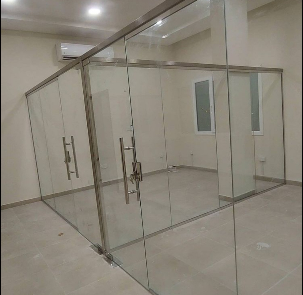 Glass partition - 4