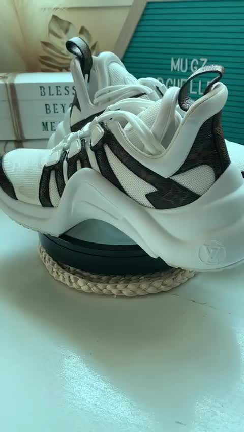 Louis Vuitton Sneakers - 1