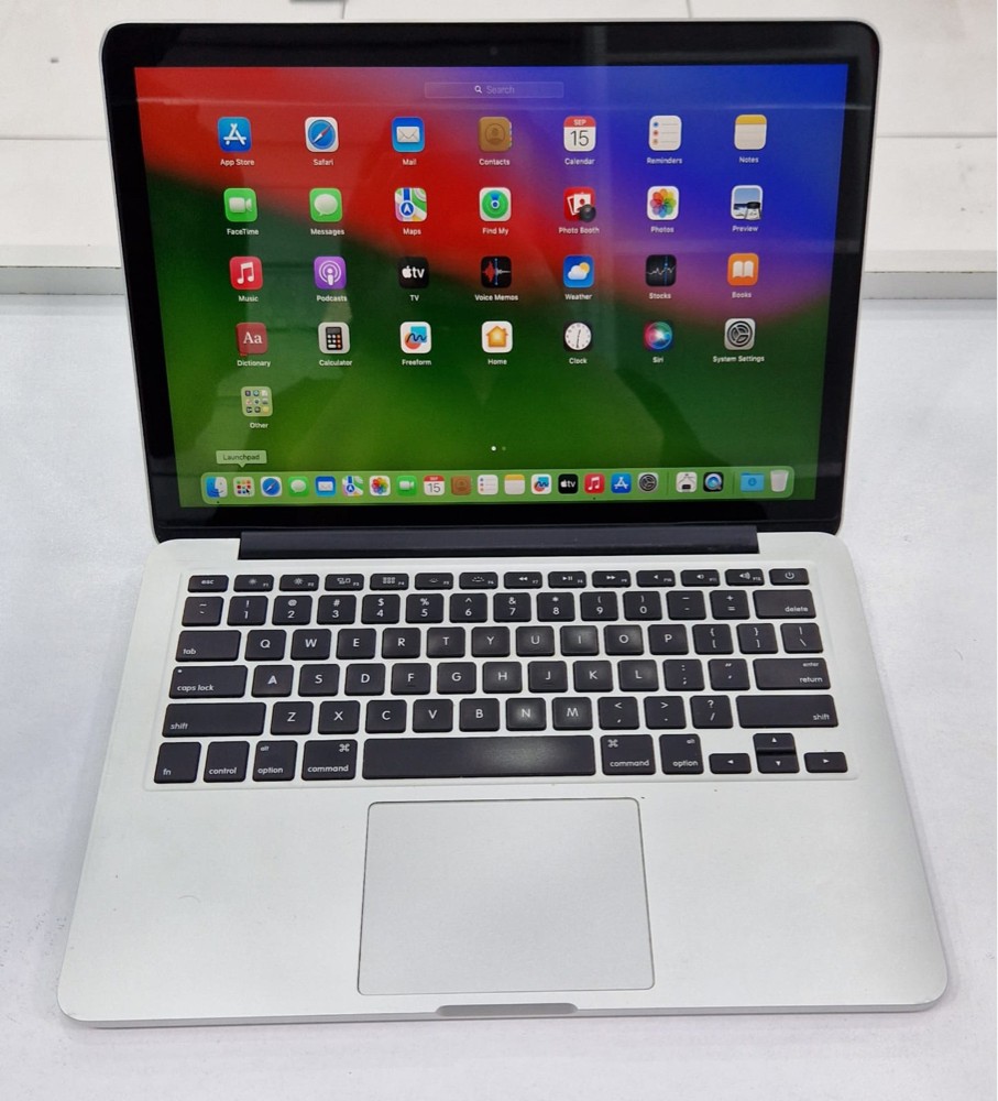 MacBook pro core i5  - 3