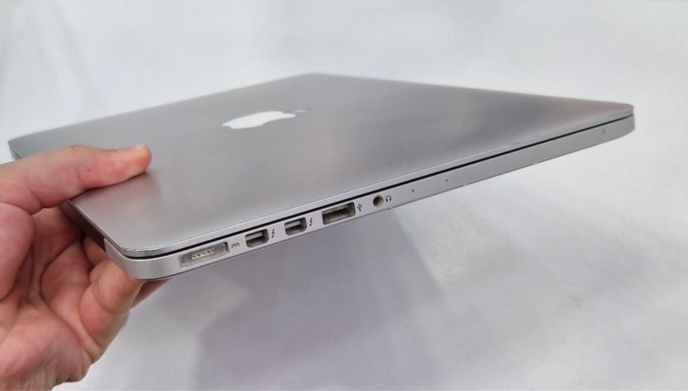 MacBook pro core i5  - 7