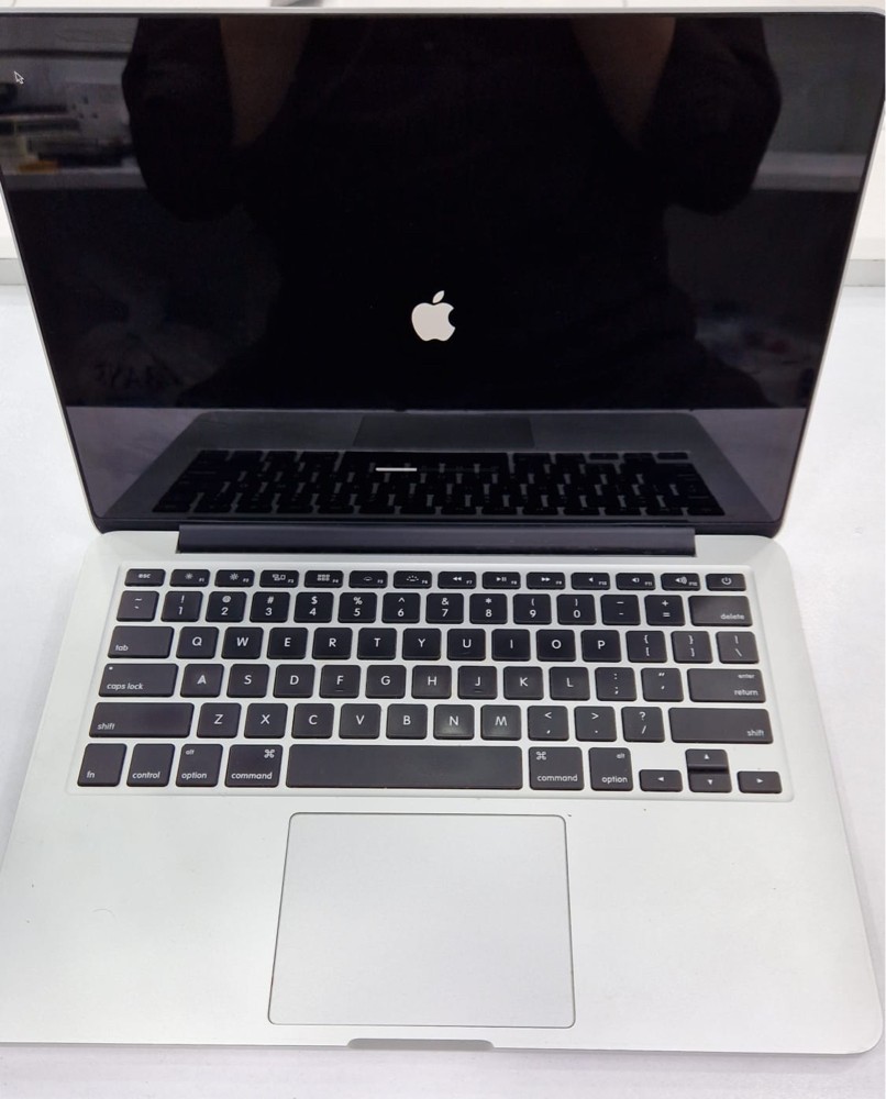 MacBook pro core i5  - 6