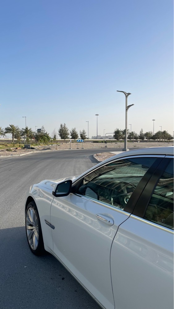 بي ام دبليو 740 - 13