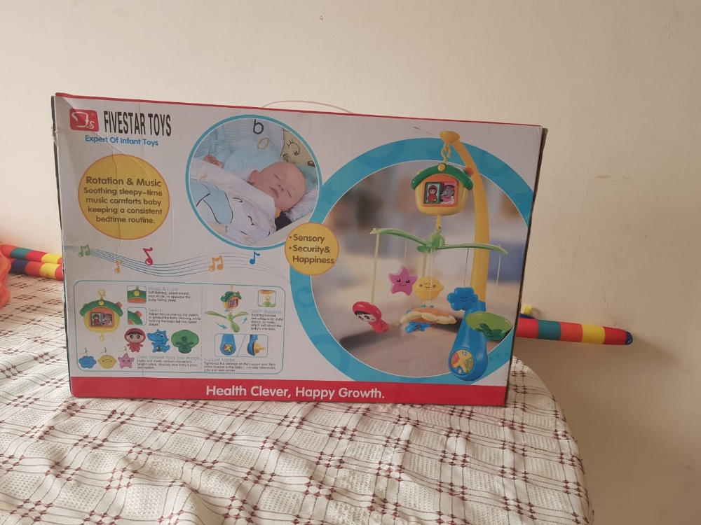 Baby cot with polythine cover - 3