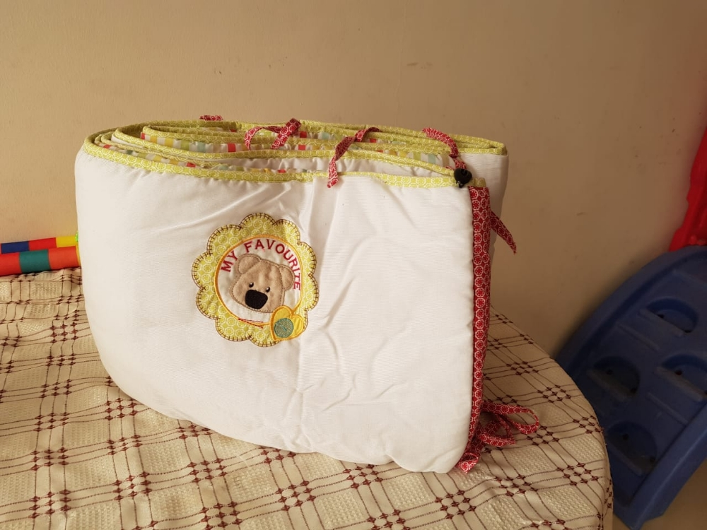 Baby cot with polythine cover - 9
