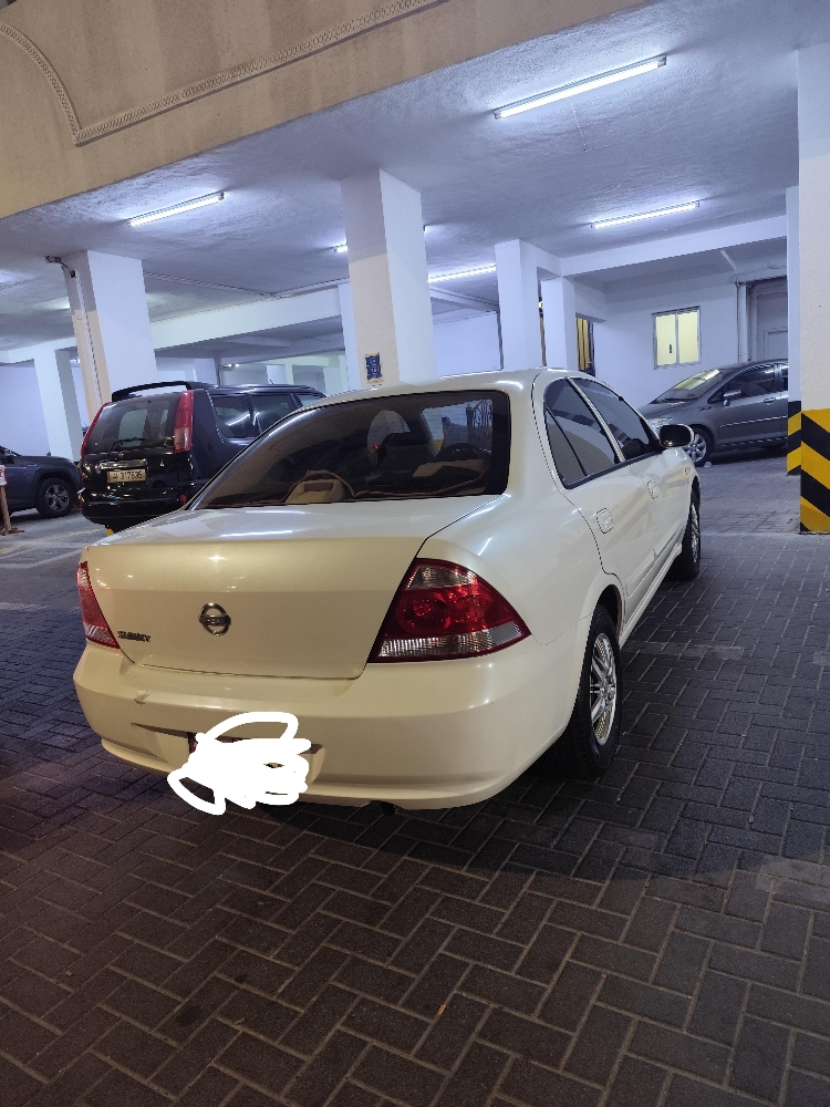 Nissan Sunny - 4