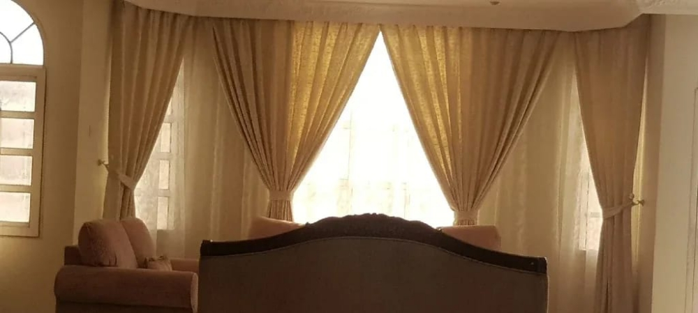 Curtains - 4