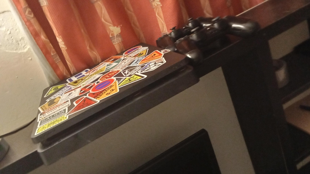 Playstation 4 - 5