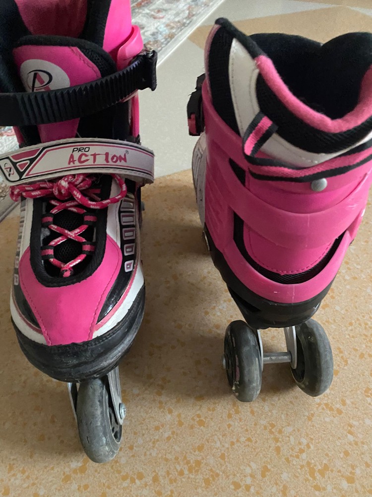 Skates - 3