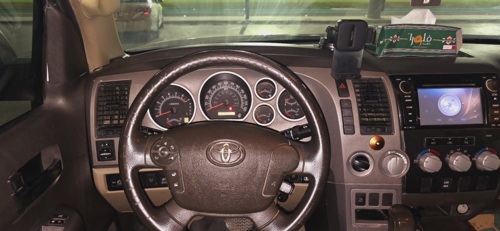 Toyota Tundra 2010 - 9