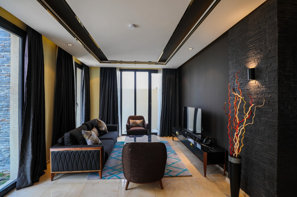 Luxury 5-Bedroom Villa for Rent - 14