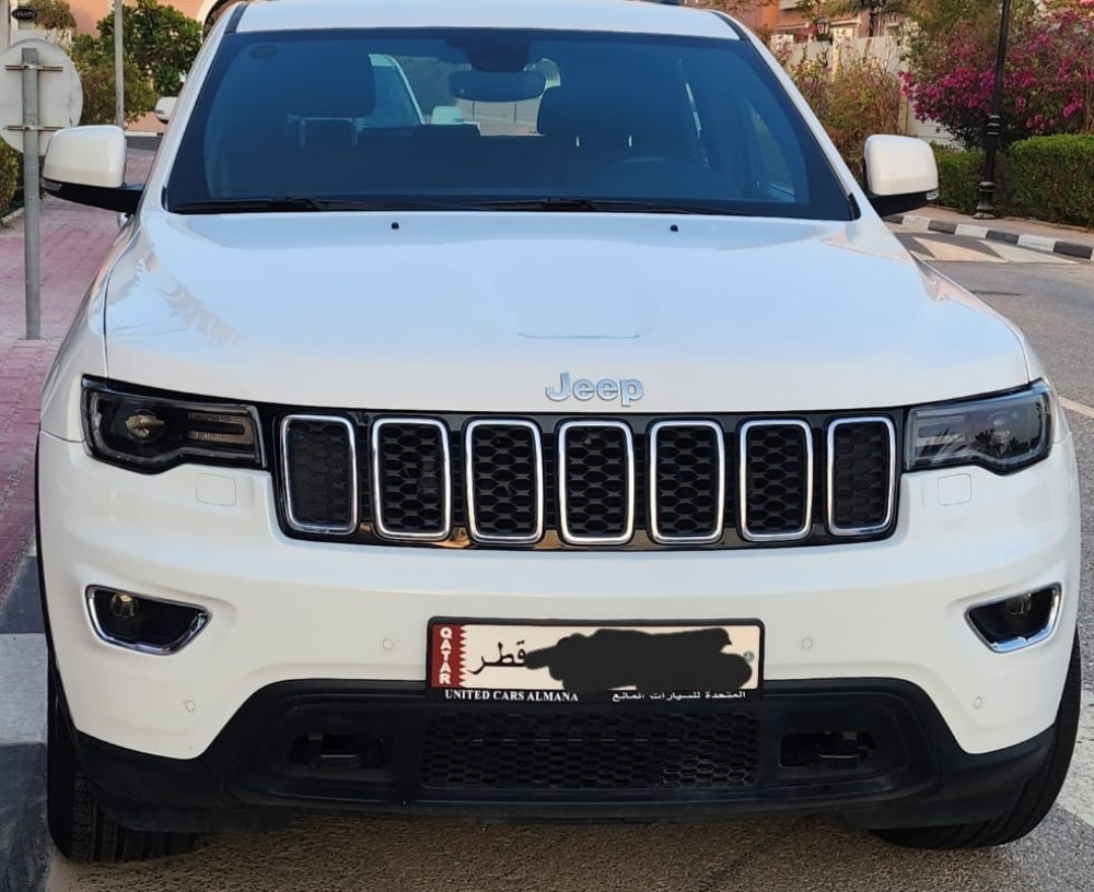 Selling Jeep Cherokee laredo 2021 - 2
