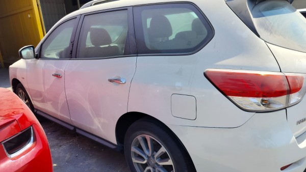 Nissan Pathfinder 2014 Scrap - 2