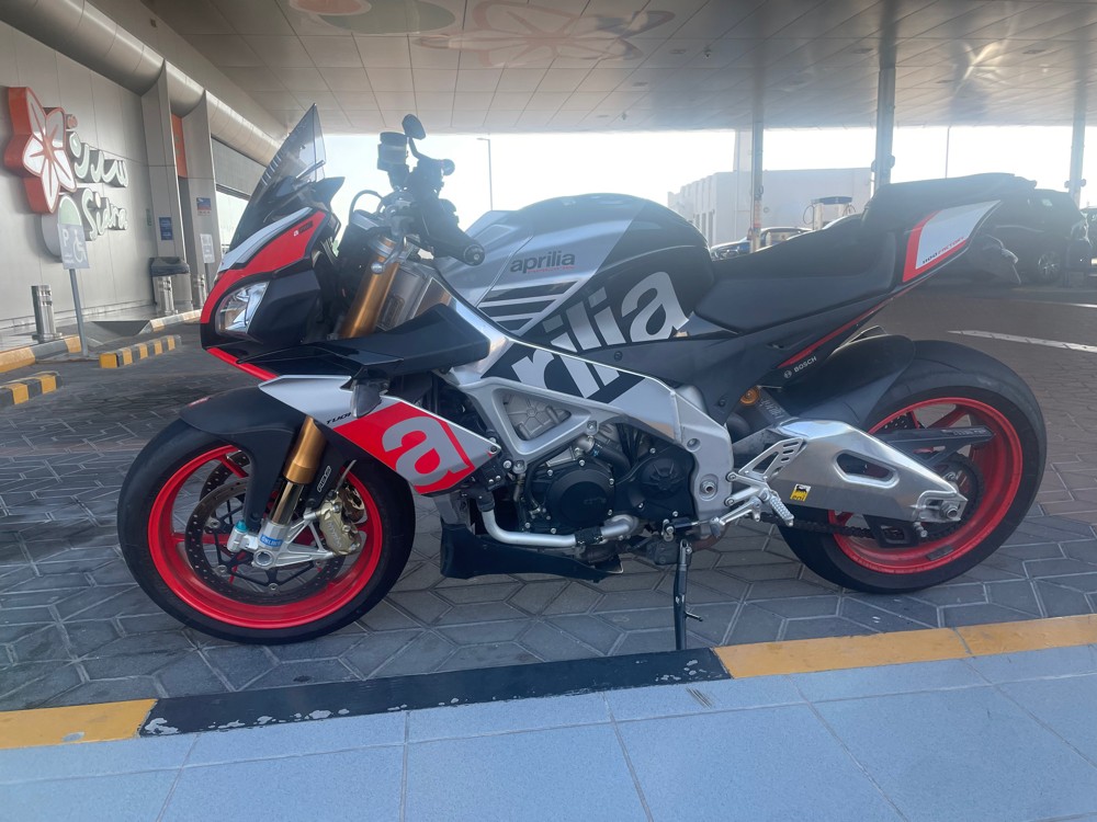 Aprilia Tuono V4 1100 Factory - 1