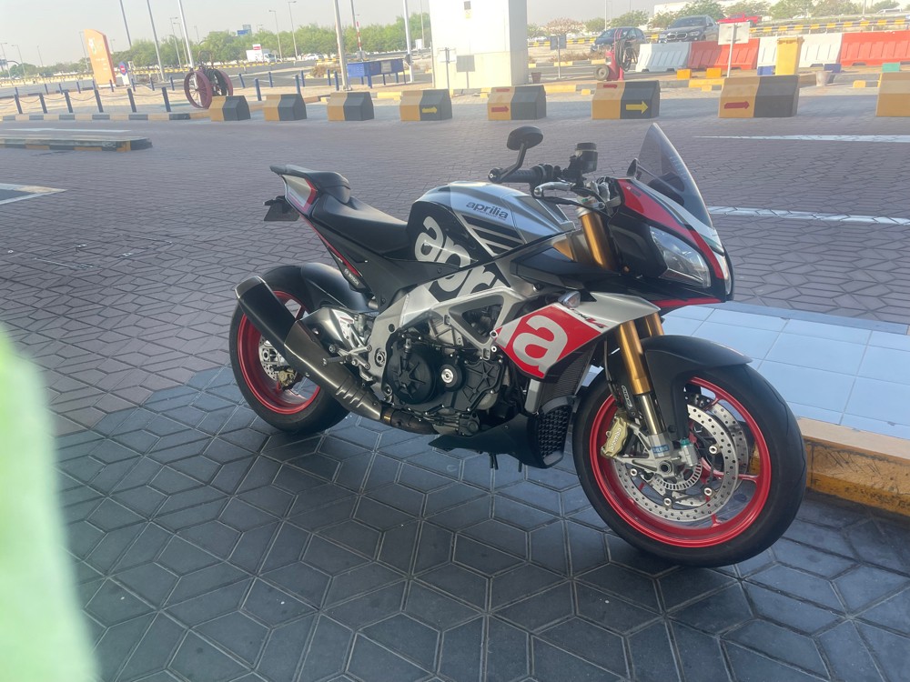 Aprilia Tuono V4 1100 Factory - 3