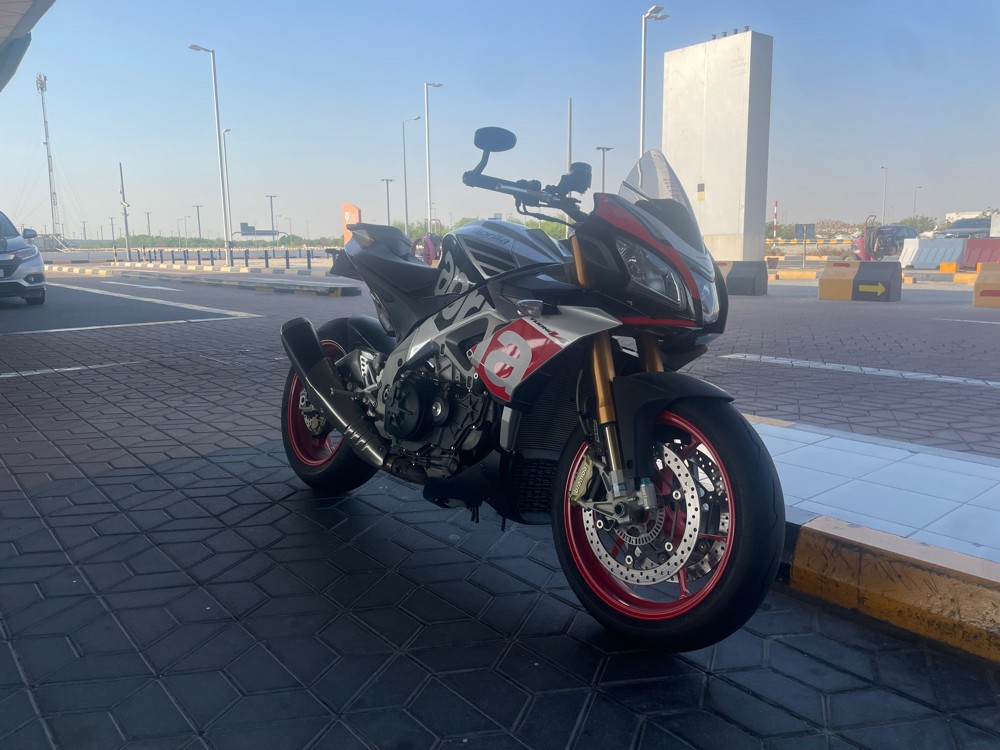 Aprilia Tuono V4 1100 Factory - 4