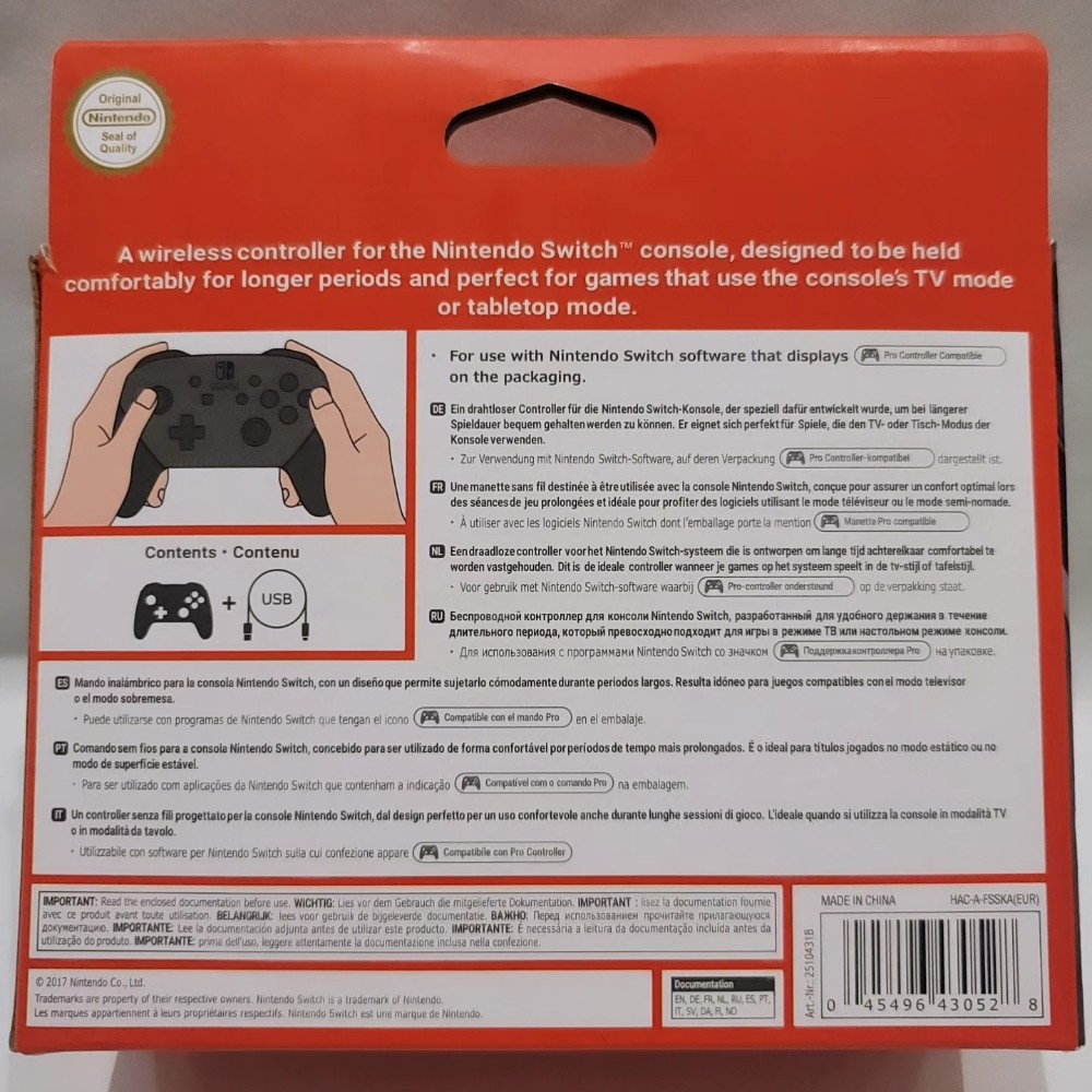 Nintendo Switch Pro Controller - 2