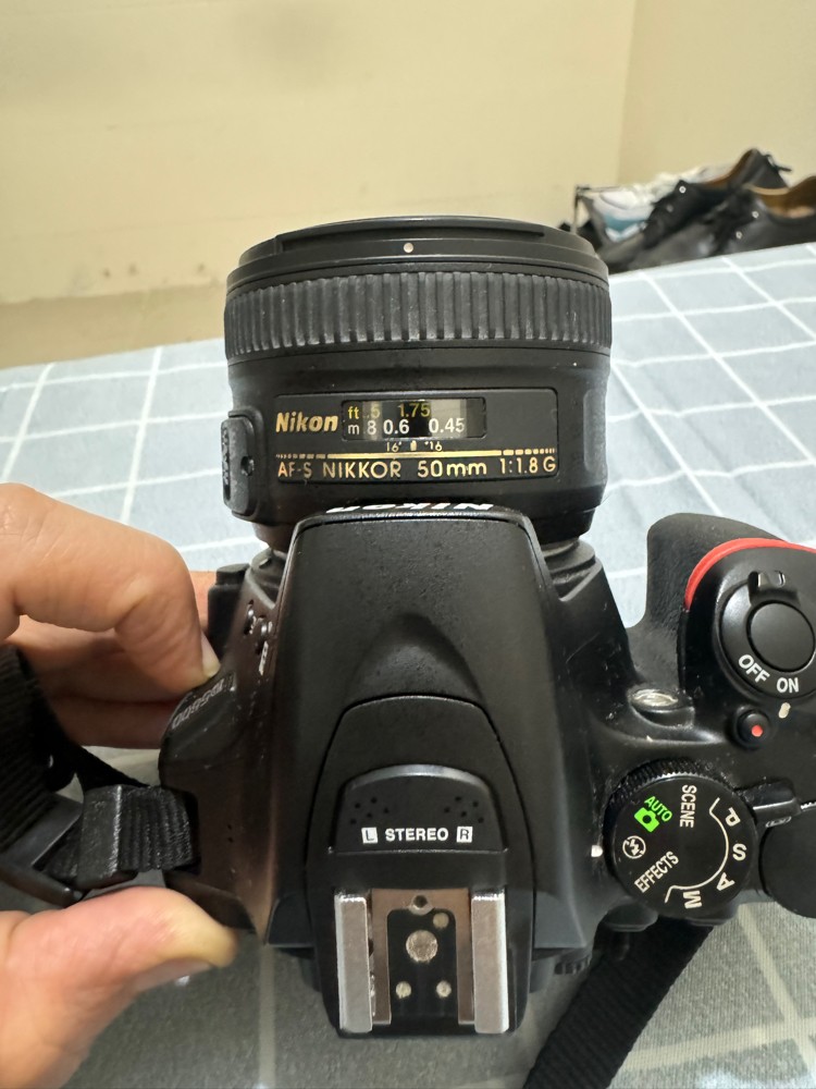 DSLR nikon d5600 with 50mm 1.8 - 9