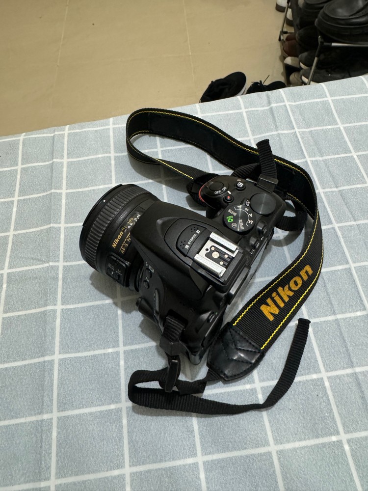 DSLR nikon d5600 with 50mm 1.8 - 3