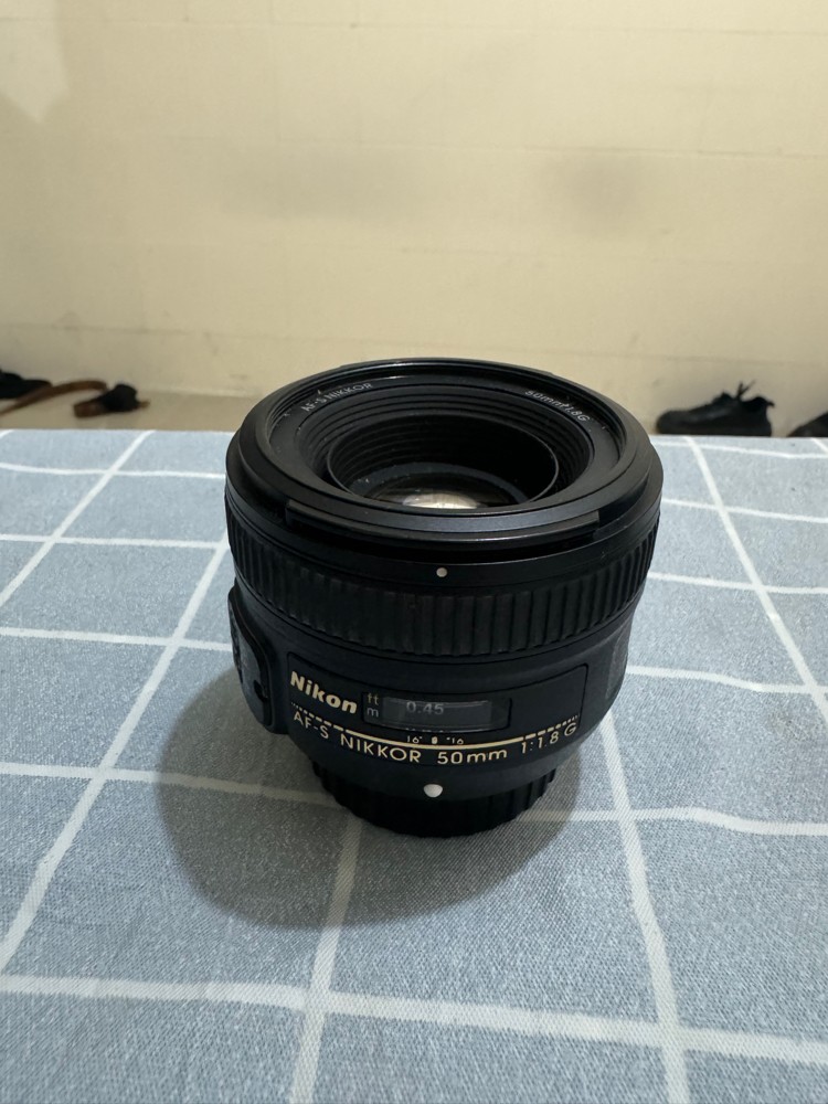 DSLR nikon d5600 with 50mm 1.8 - 2
