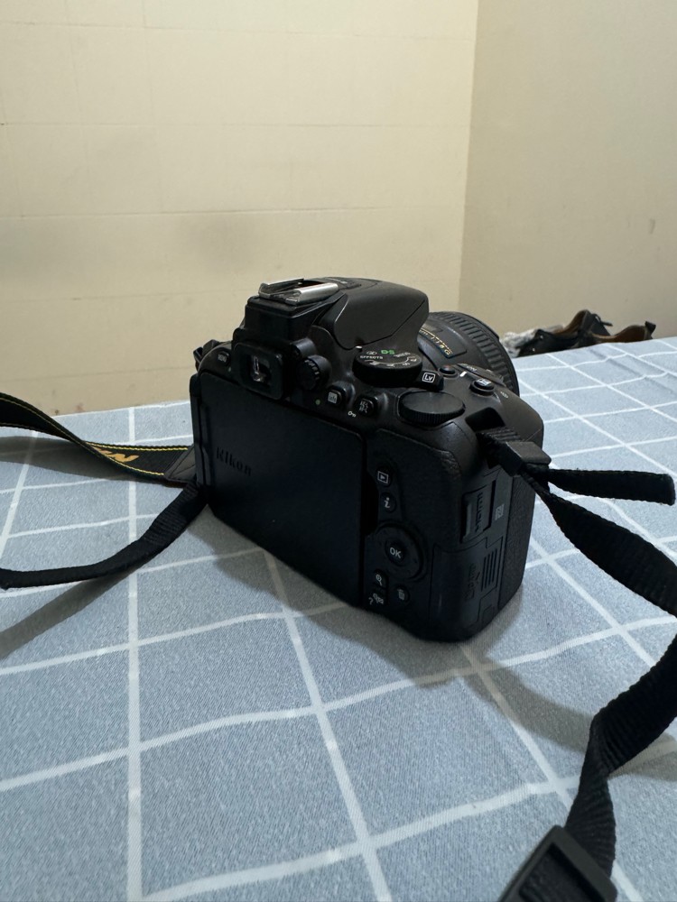 DSLR nikon d5600 with 50mm 1.8 - 6