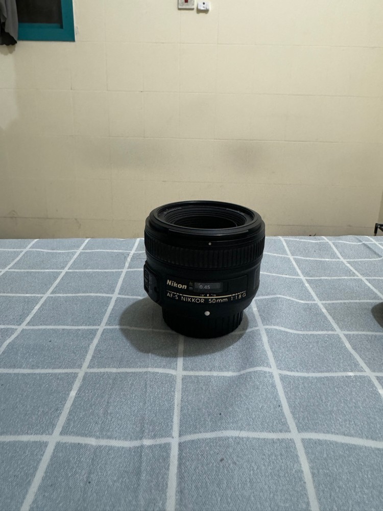 DSLR nikon d5600 with 50mm 1.8 - 8