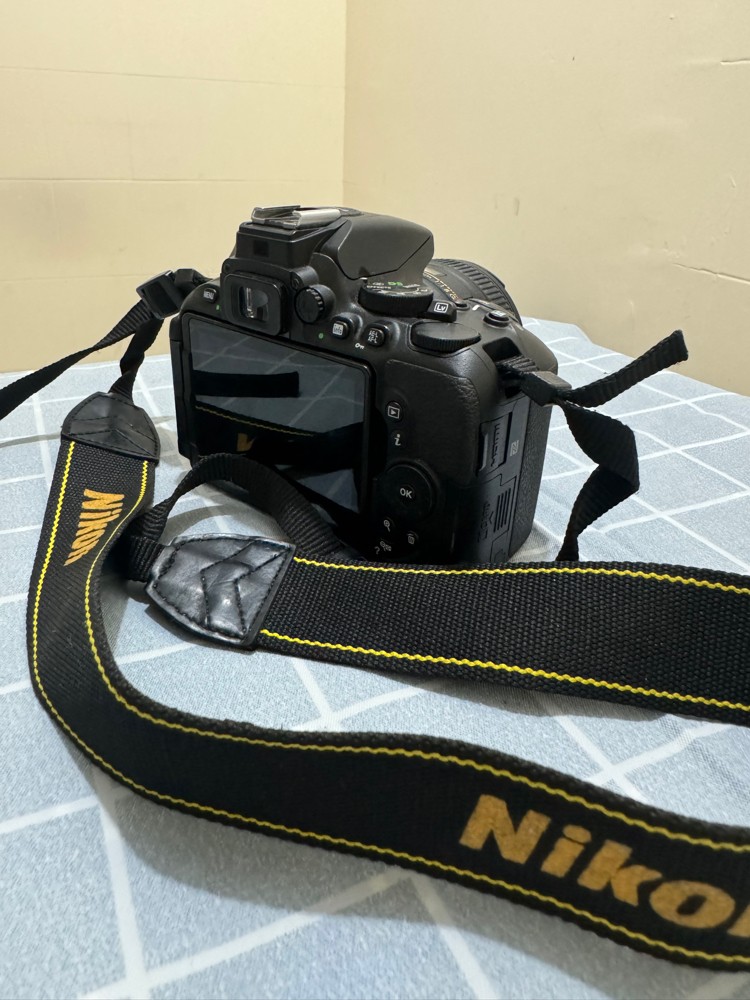 DSLR nikon d5600 with 50mm 1.8 - 5
