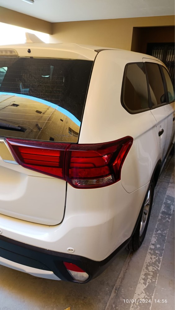 Mitsubishi Outlander - 4