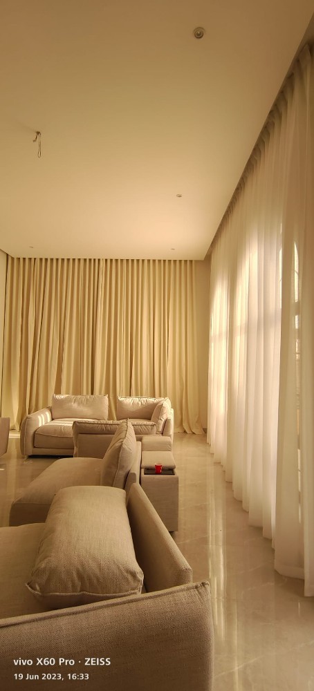 Curtains - 10