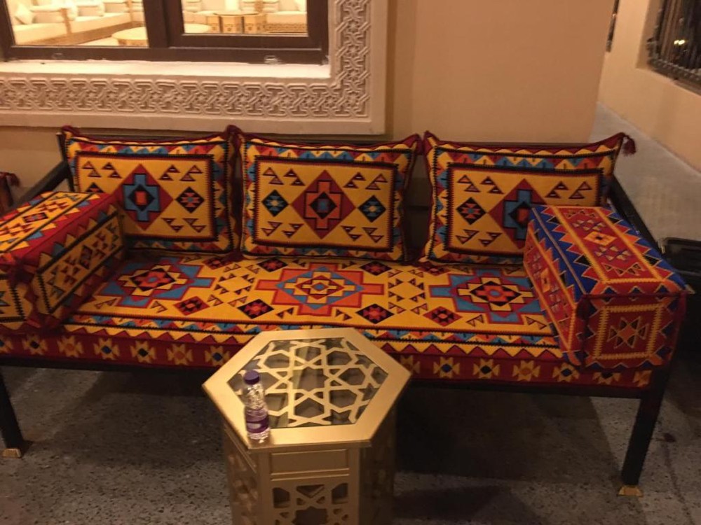 كراسي حديد مع جلسات مميزة - 4