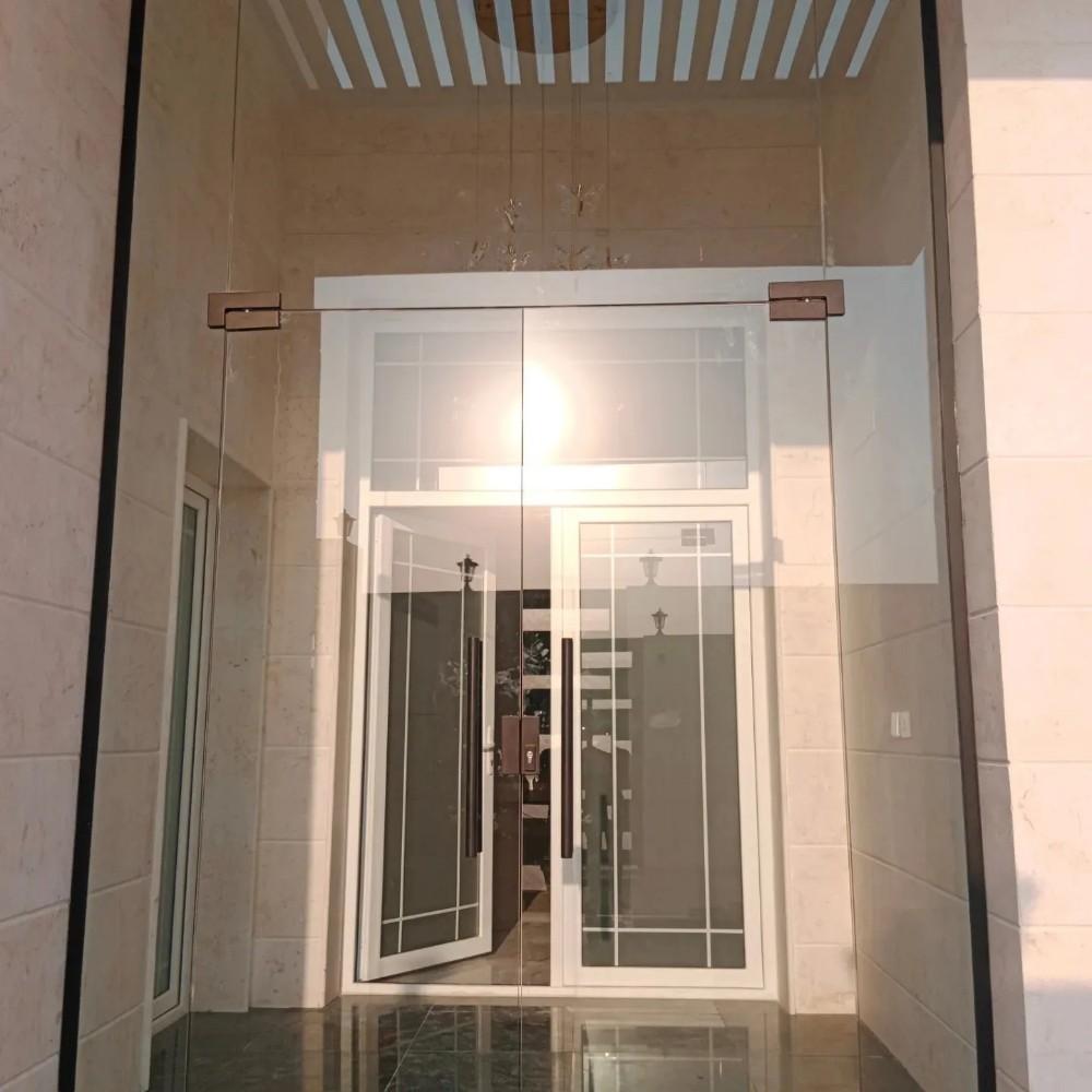 Diamond glass and mirror house - 8