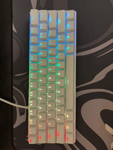 WHITE CUSTOM MADE DESKTOP - 9