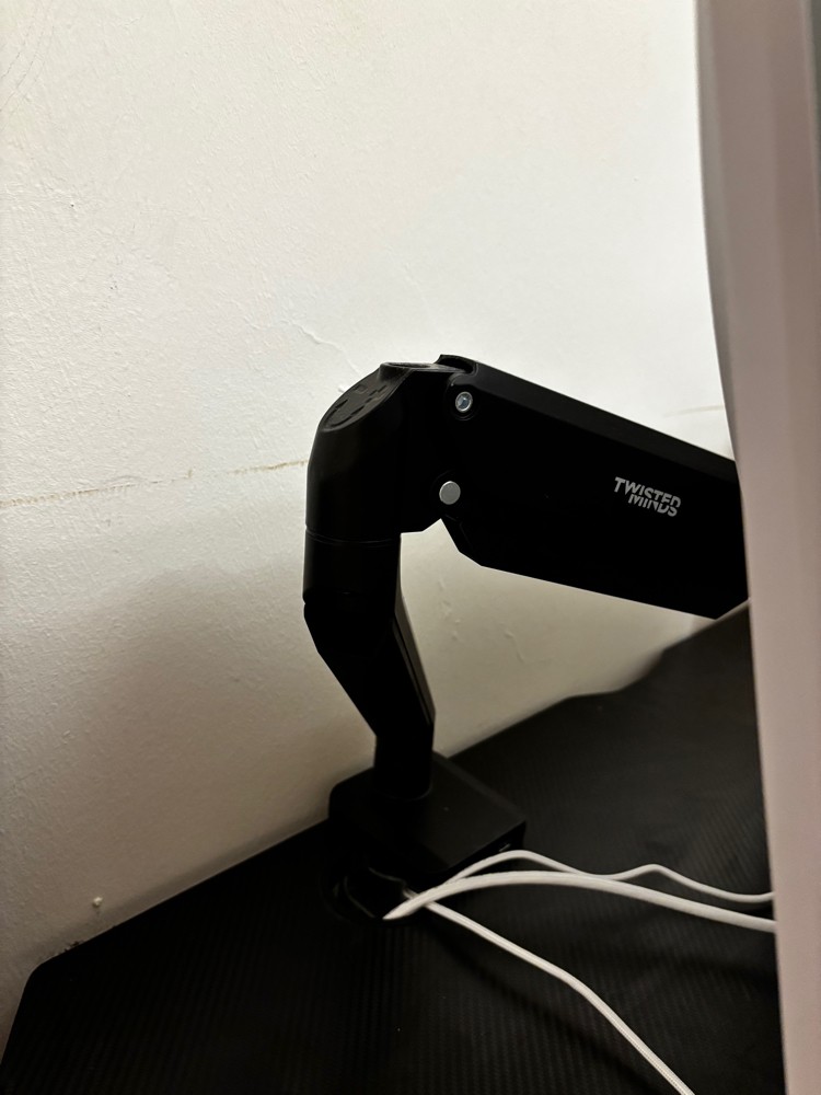 PROFESSIONAL GAMING MONITOR - 1