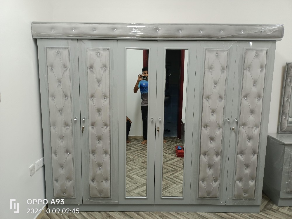 بيع خزانة منزلقة جديدة بثلاثة أبو - 1