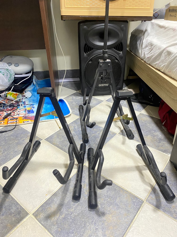 guitar & bass stand - 1