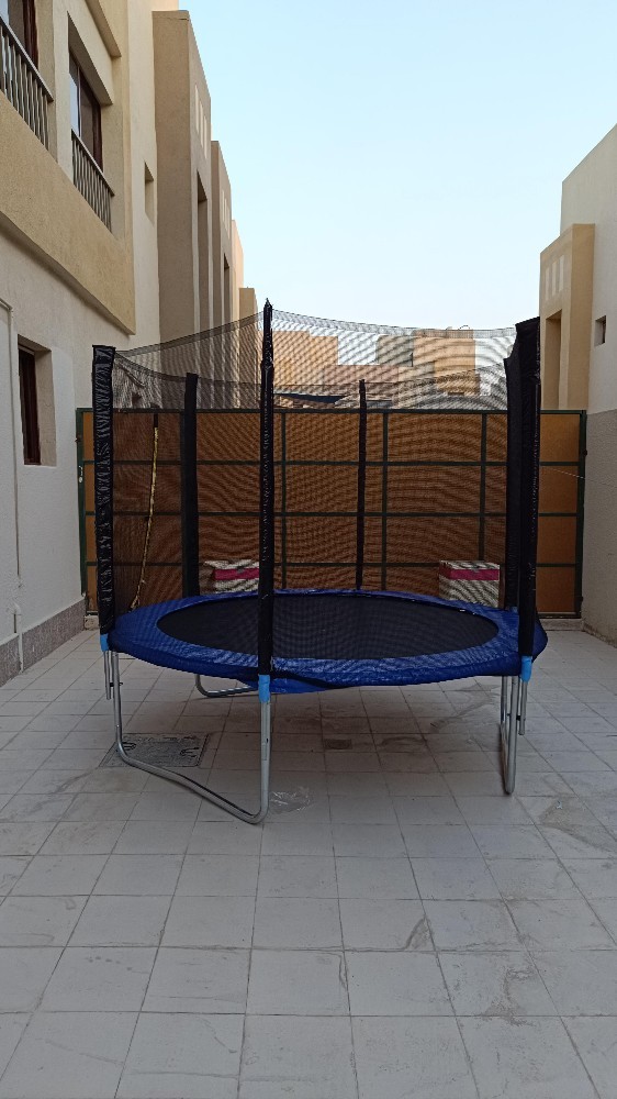 trampoline 8ft - 2