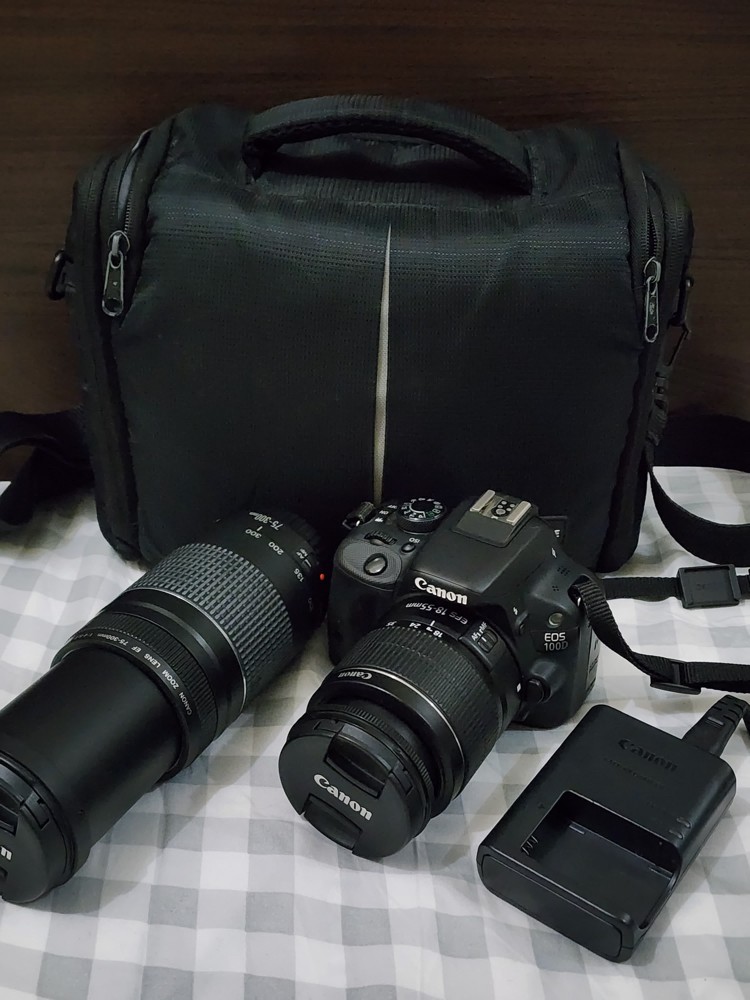 canon camera 100D - 1