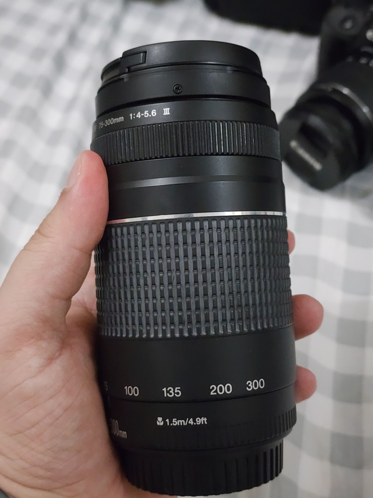 canon camera 100D - 3