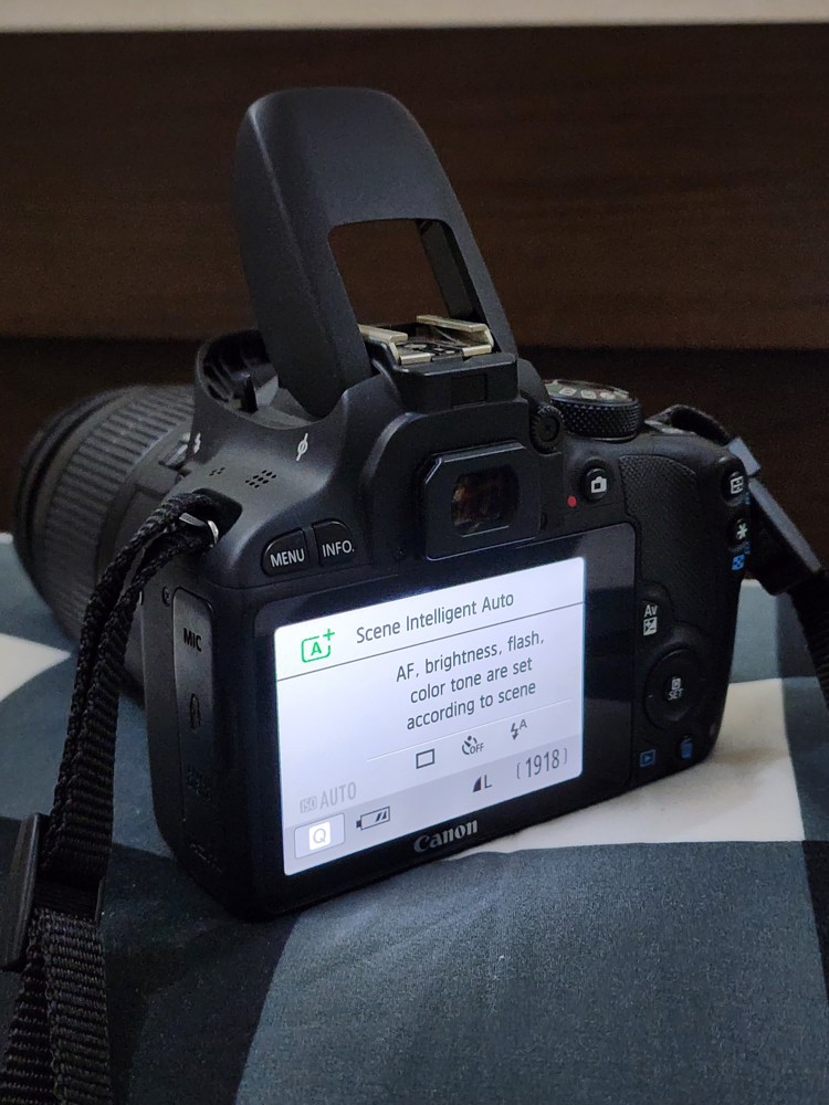 canon camera 100D - 2