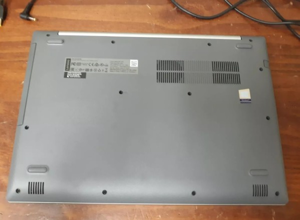Lenovo Ideapad 320-15IKB Top End - 4