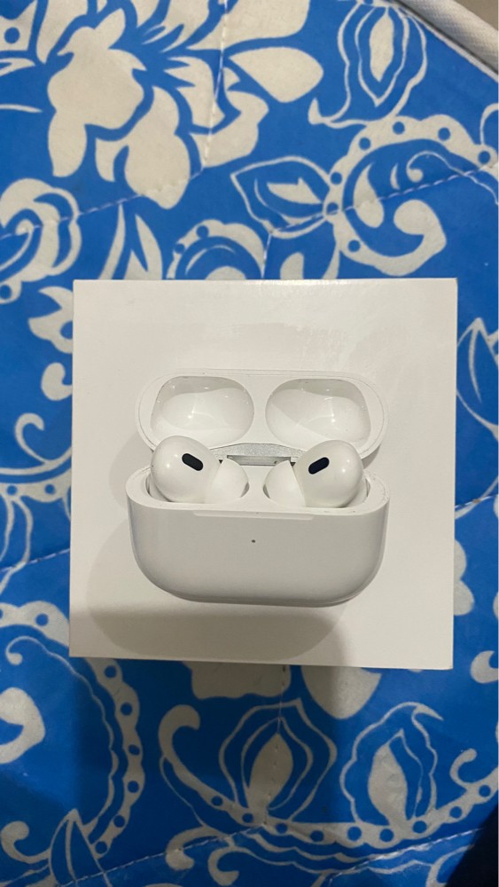 MacBook air, AirPods 2 pro,  - 10