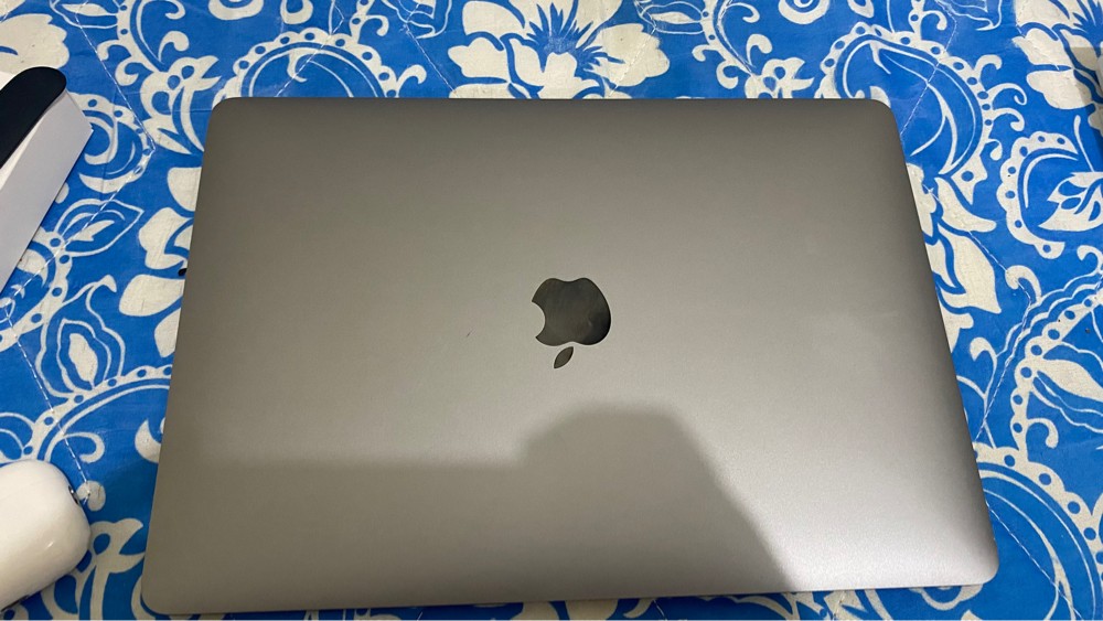 MacBook air, AirPods 2 pro,  - 6