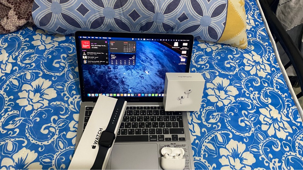 MacBook air, AirPods 2 pro,  - 8