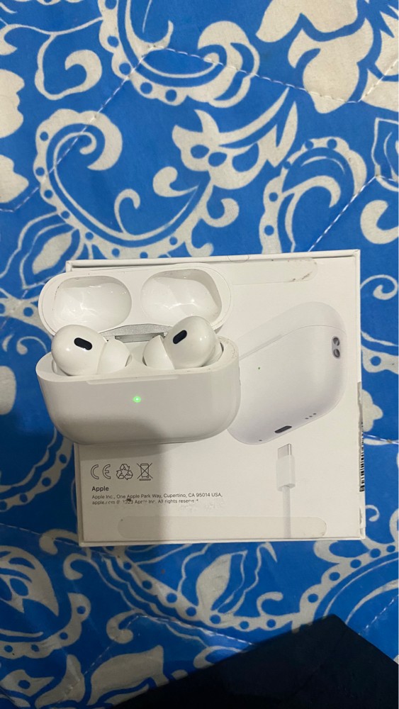 MacBook air, AirPods 2 pro,  - 11