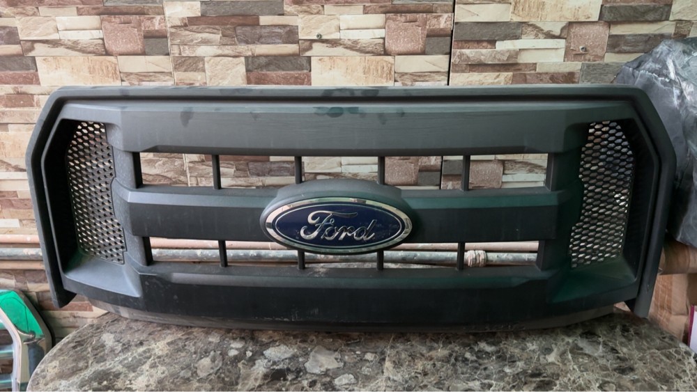 Ford F150 grille - 1