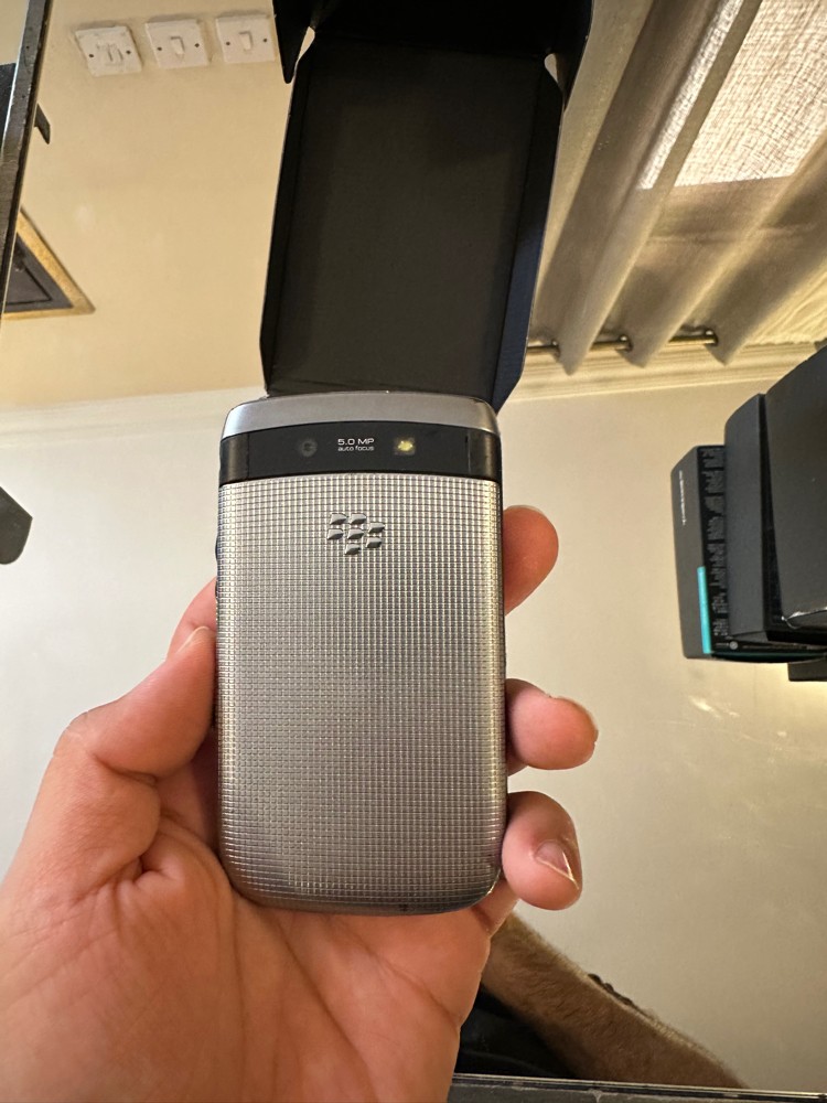 ‏  Blackberry with box - 9