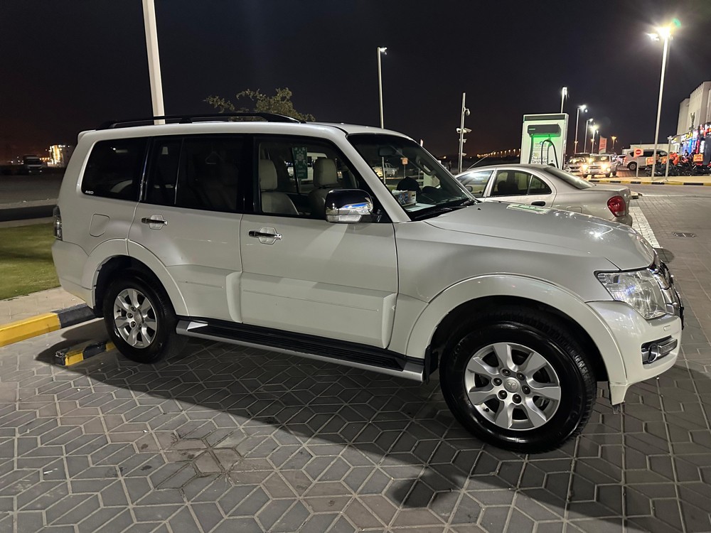Mitsubishi Pajero 2016 3.5L - 1