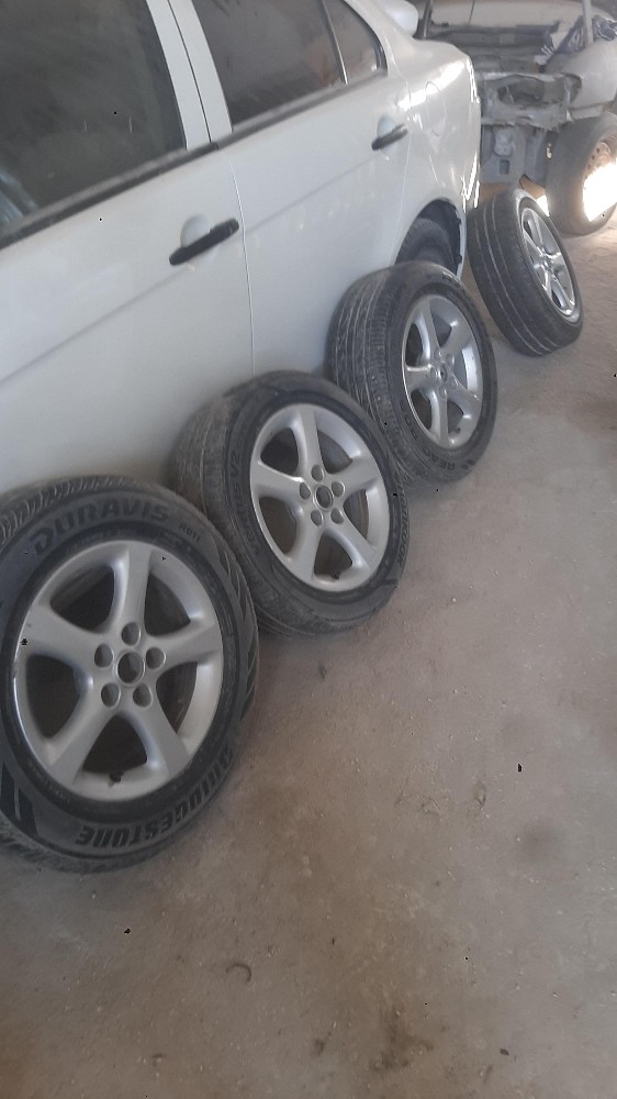 Tires and rims of different sizes60 - 7