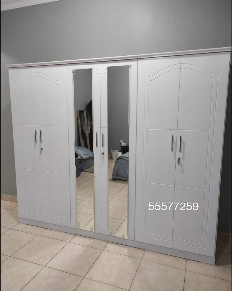 Warbrobe, Cupboard,Curtains - 5