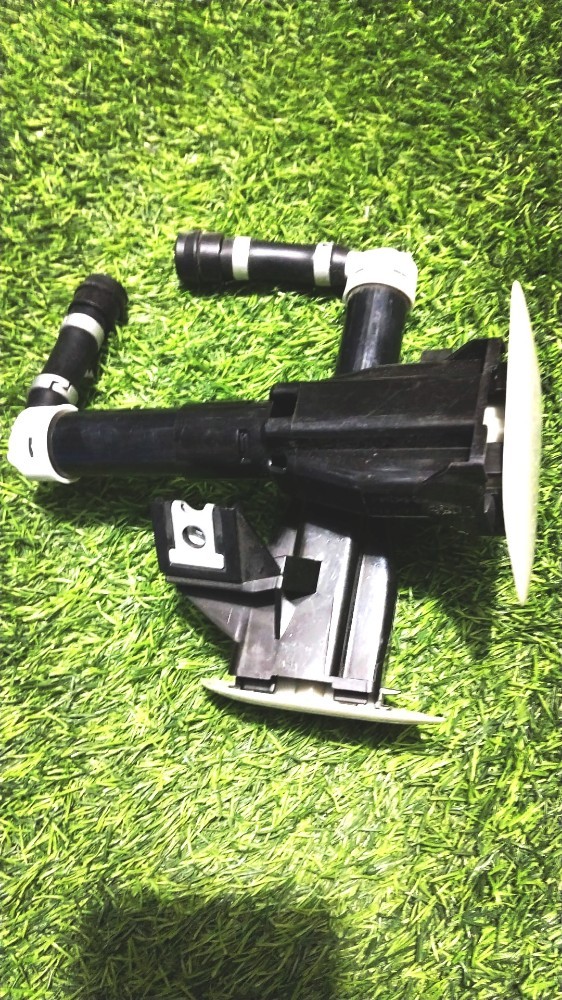 LX570 2015 Nozzle Original - 1